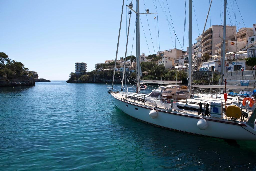 Apartamentos Llevant Cala Figuera  Zimmer foto